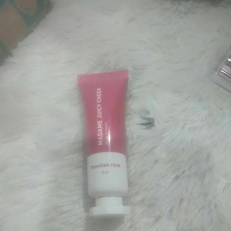 cream blush madame gie new