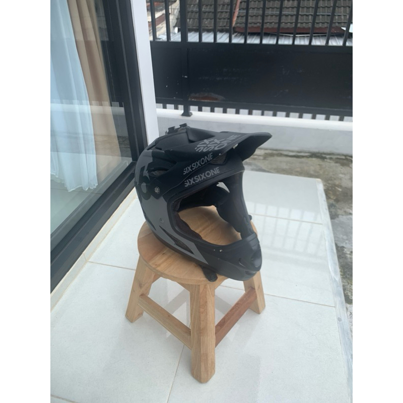 Helm Downhill Fullface Sixsixone 661