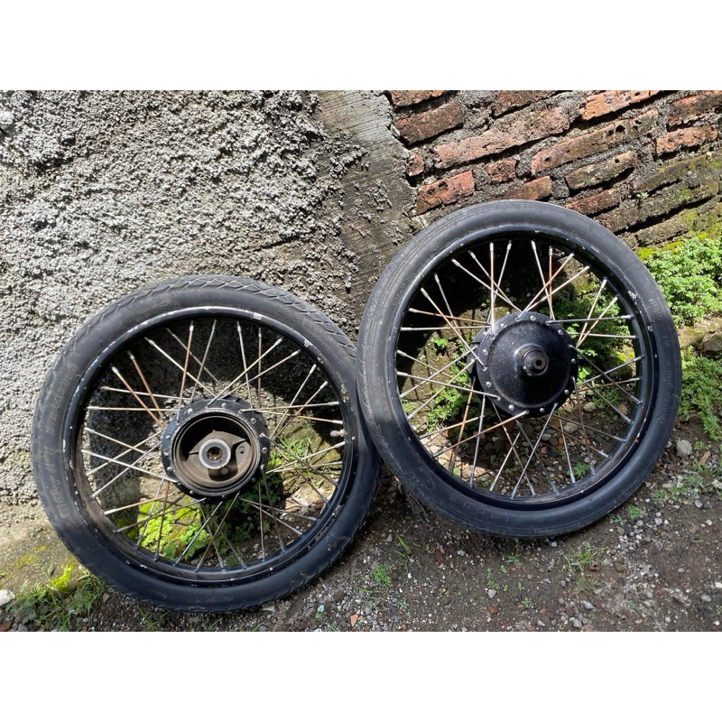velg belakang bekas v75
