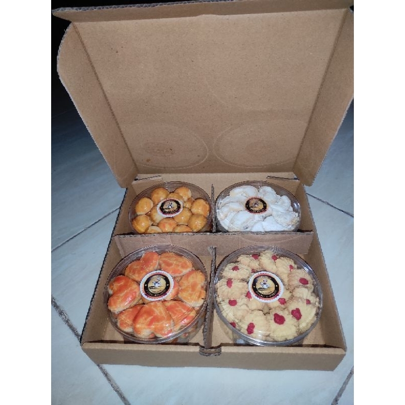

[TERLARIS] paket hampers kue lebaran isi 4 toples 250g