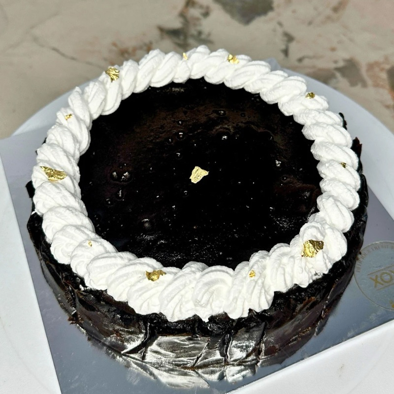 

Chocolate Basque Cheesecake - Box Mika Tali