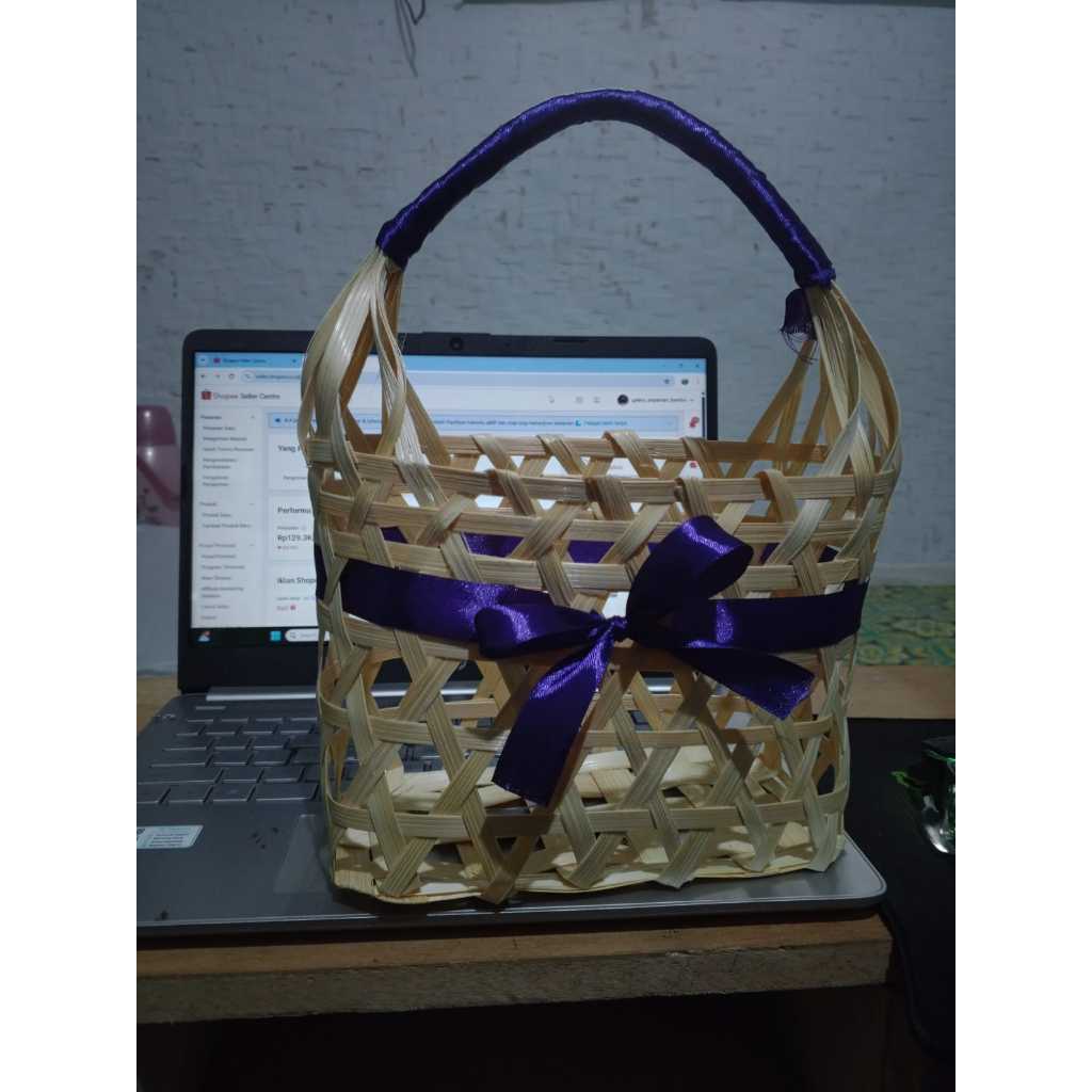 Tas keranjang anyaman bambu keranjang hampers natural termurah berkualitas