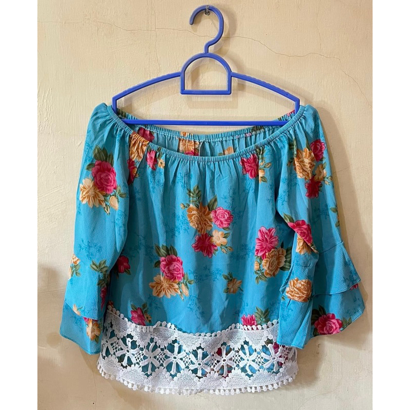 preloved atasan sabrina bunga