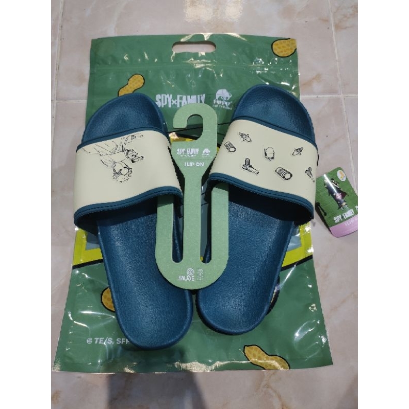 fipper slip on spy x family loid forger