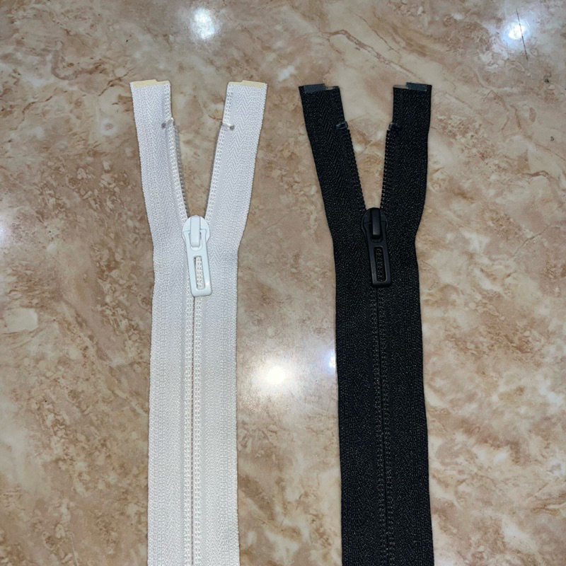 Zipper / Resleting Coil YKK No. 5 (1 Pcs) Warna Hitam & Putih, Panjang 50 - 58 CM