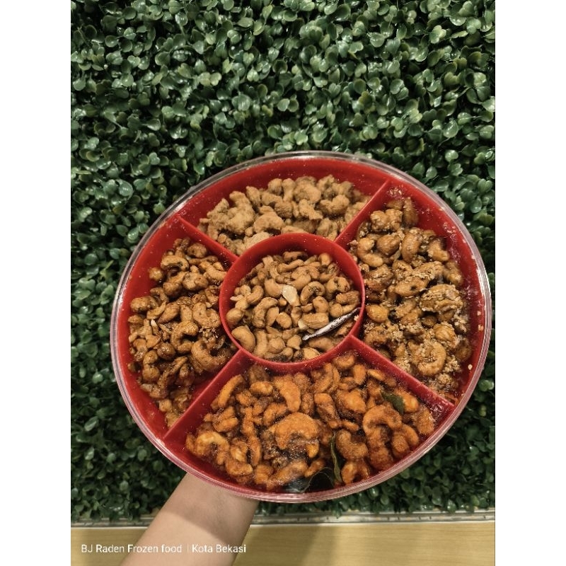 

kacang mede tray 800gr