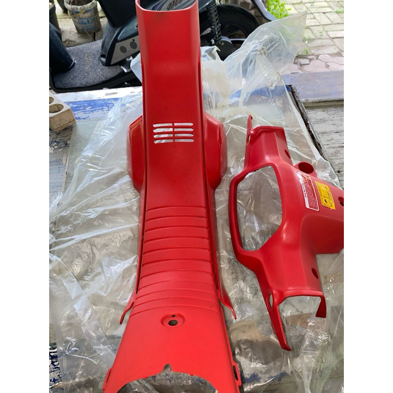 Legshield Merah Astrea Grand