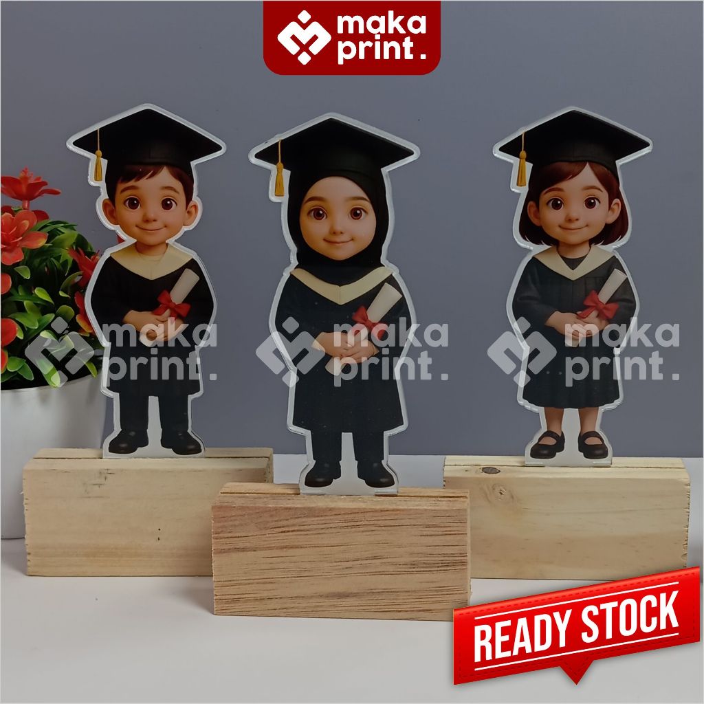 Piala Wisuda Akrilik (PW-1) Tatakan Kayu - Piala Wisuda Almamater Hitam - Kado Wisuda - Piala Wisuda