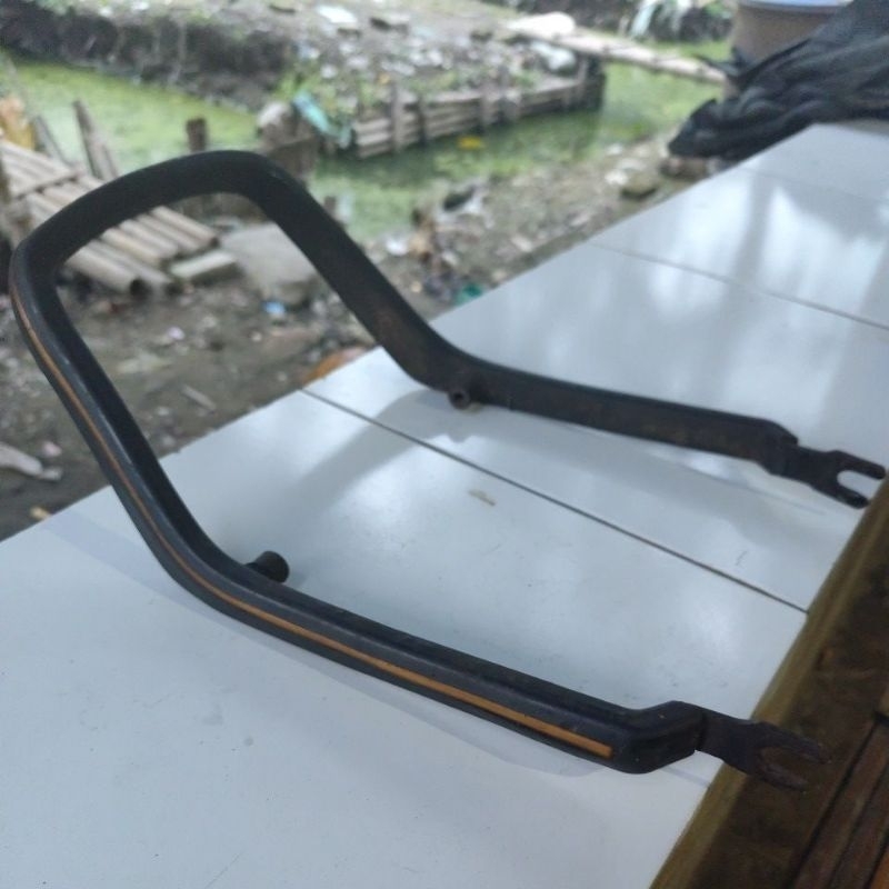 BEHEL BEGEL PLANGER PEGANGAN TANGAN SUZUKI RC100 RC BRAVO ORIGINAL KARET LIMITED EDITION