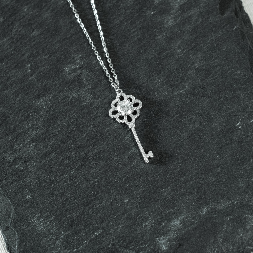 Kalung Emas Berlian Keylock Necklace Moissanite Diamond Rhodium Plating