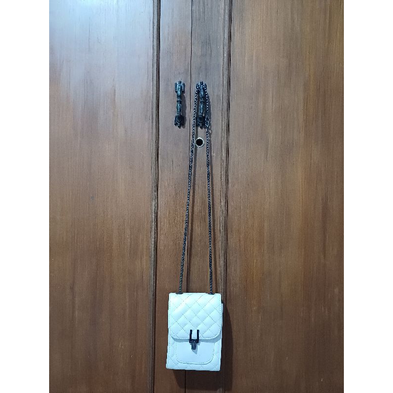 tas selempang/tas bahu wanita putih