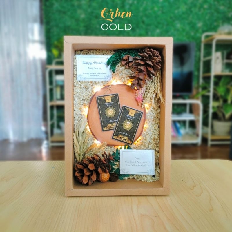 

11 - (TANPA EMAS) Box Mika Emas Batang Bunga Kering Untuk Kado Pernikahan, Wisuda, Guru, Perpisahan dll