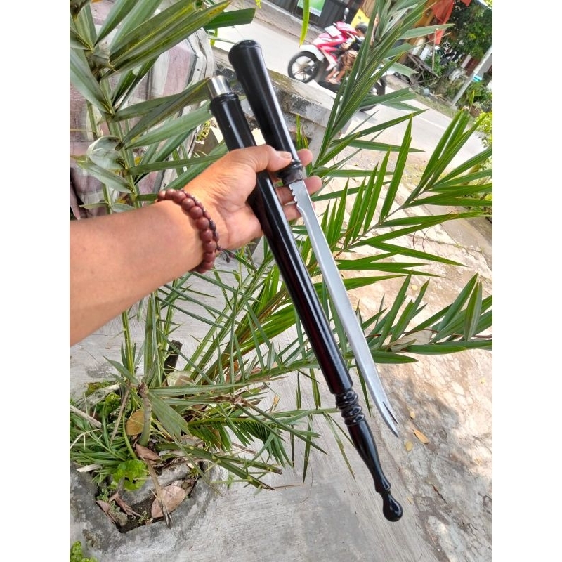 tongkat komando isi pisau