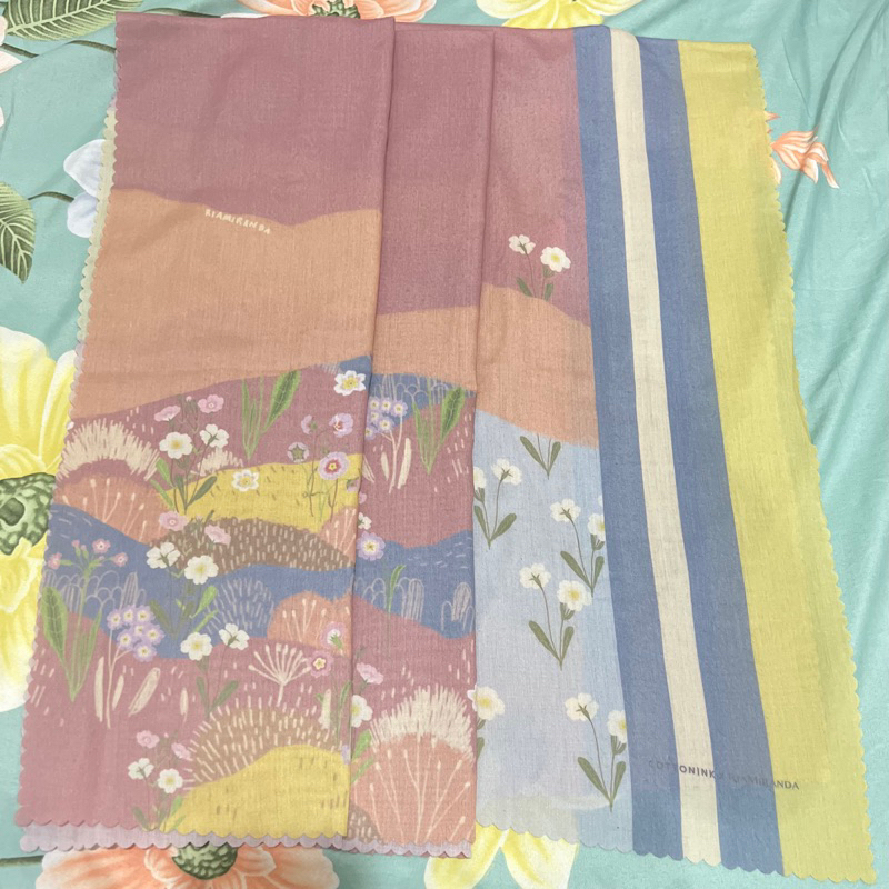 PRELOVED RIA MIRANDA SCARF