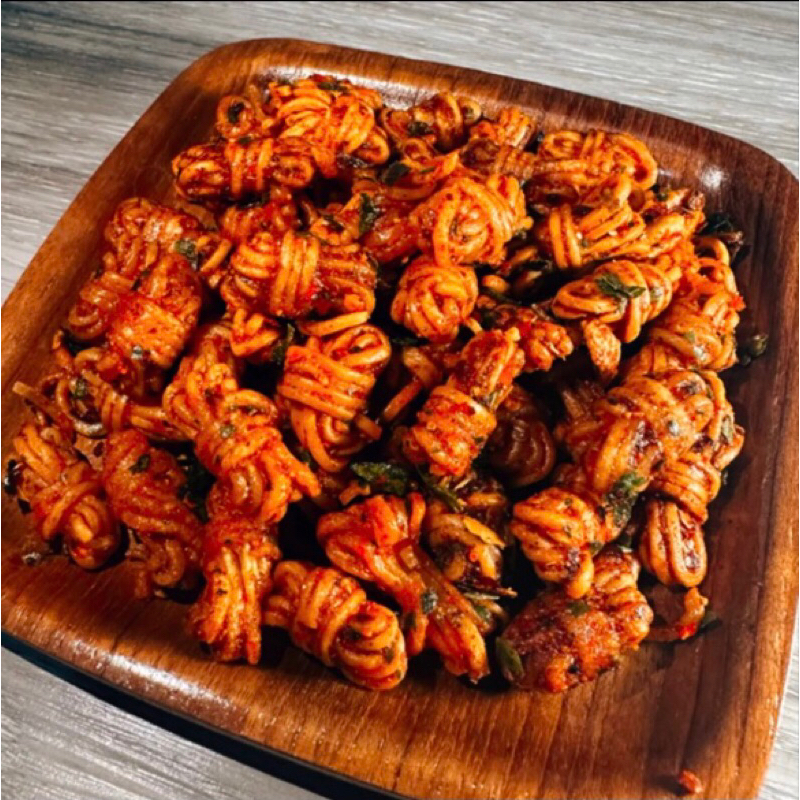 

MIE UWEL PEDAS 500 GR / BUMBU MELIMPAH