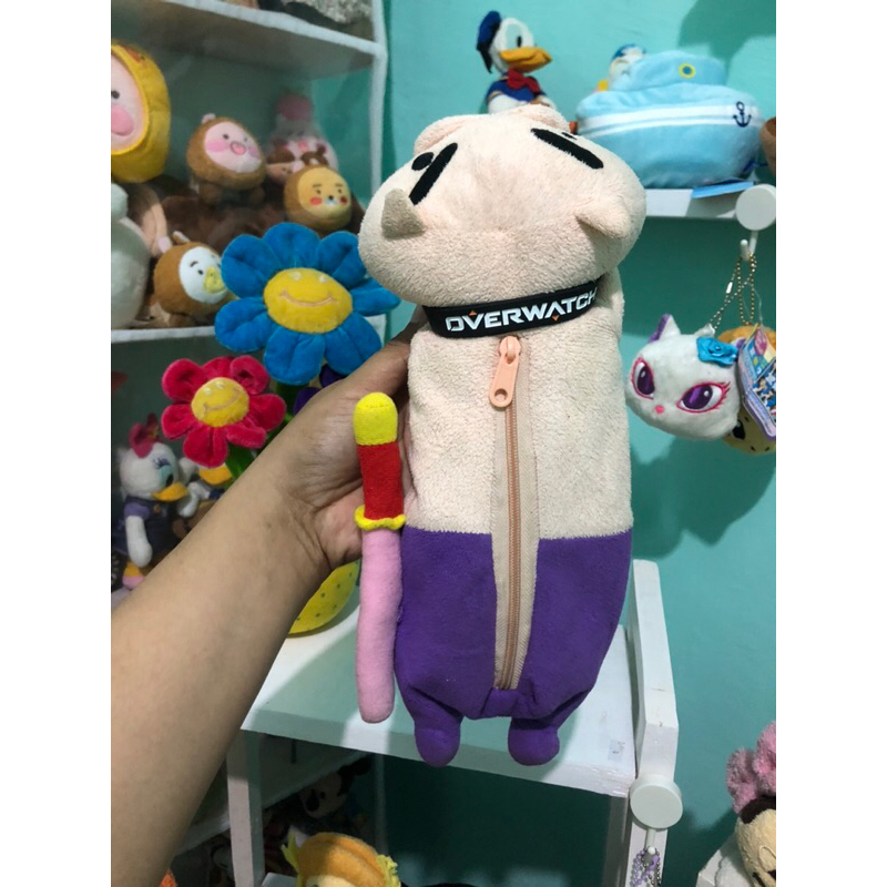 

Tempat pensil boneka B2 kawan sinchan