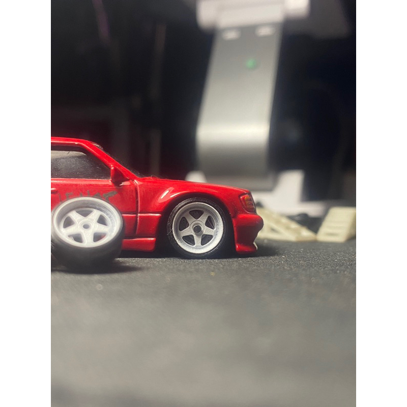 velg ban hotwheels custom 1:64 oz futura