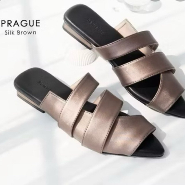 Damelia flat shoes
