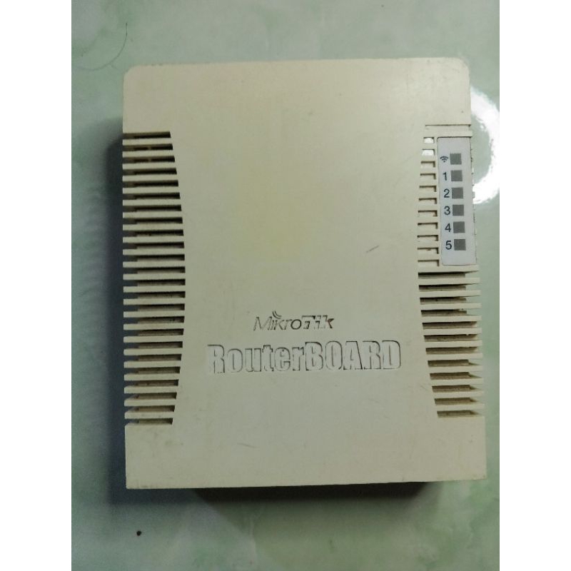 Mikrotik RB951Ui-2HnD Bekas
