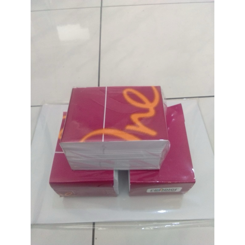 

KERTAS HVS A7 100 GSM - A4 BAGI 8 ISI 4000 LBR