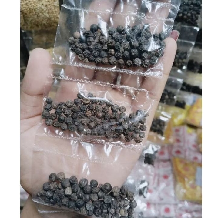 

Lada Hitam/merica hitam / sahang hirang 1 renteng isi 10bks