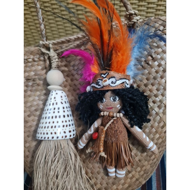 handbag etnik original papua tas anyaman tikar hiasan kerang & boneka etnik papua
