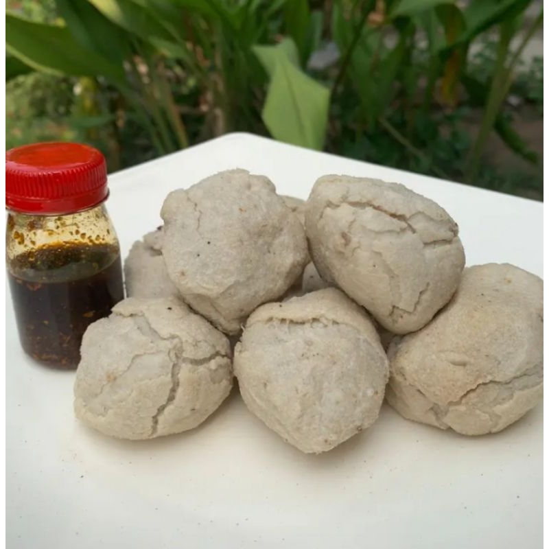 

Bakso goreng Chili oil isi 12 bakso by mamiju