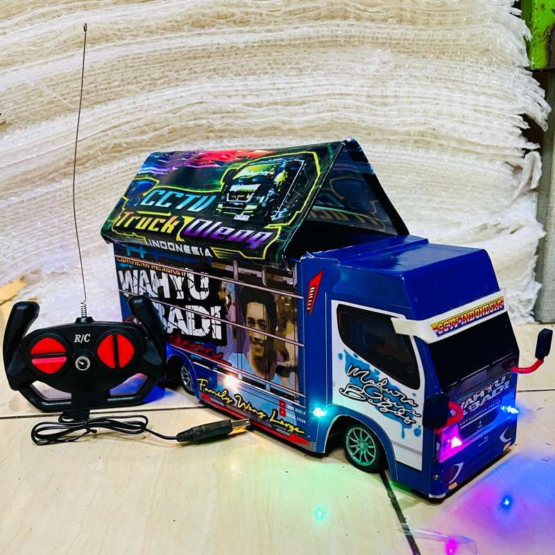 Miniatur Truk Oleng Remot Control Batu Cas,Mainan Truk Oleng Remot Bisa Costum Foto Dan Nama Panjang