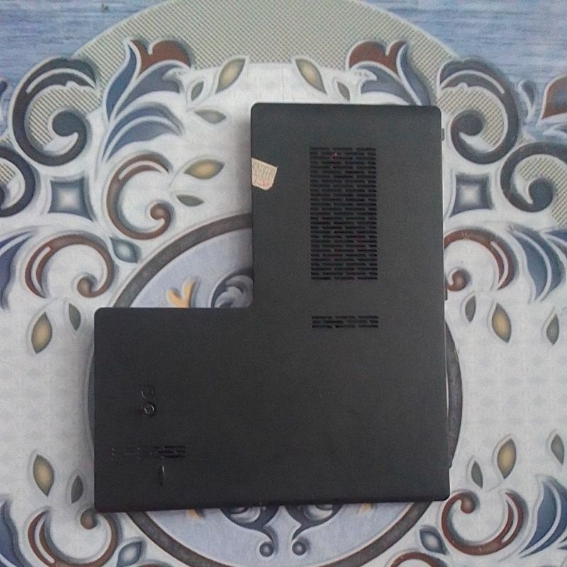 tutup casing belakang toshiba c640