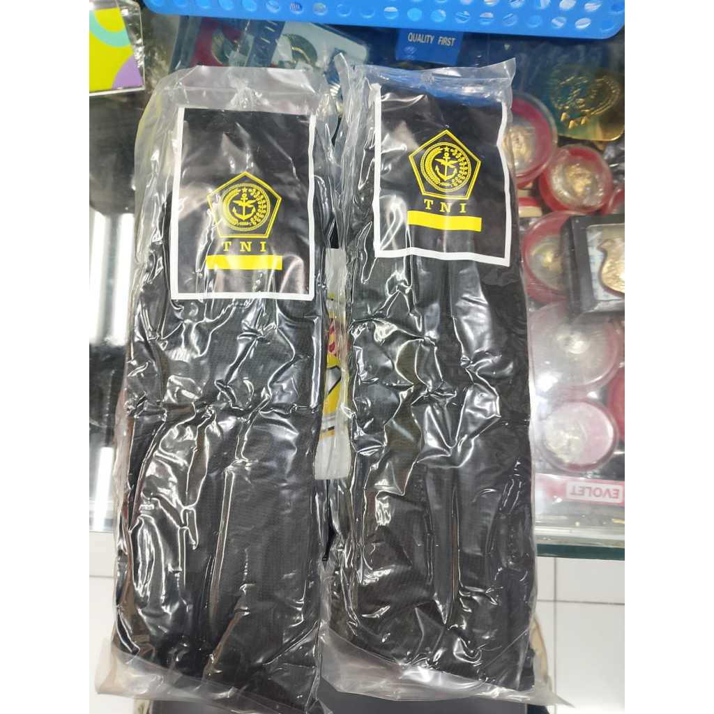 KAOS KAKI HITAM PANJANG TEBAL