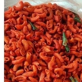 

500gram makaroni pedas daun jeruk cocok untuk cemilan ringan
