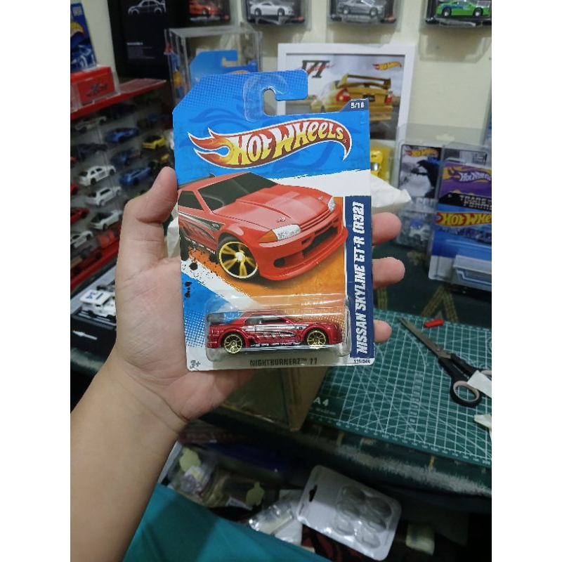 HOT WHEELS NISSAN SKYLINE R32