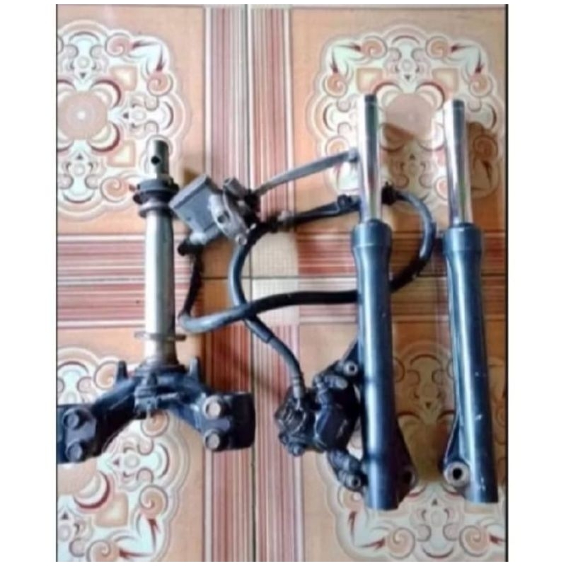 sok depan set lengkap Revo fi Revo fi Revo injeksi original copotan sok segitiga cakram set full