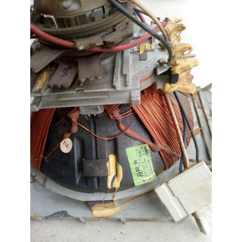 yoke, konde TV tabung slim 21inc abu abu, non EW