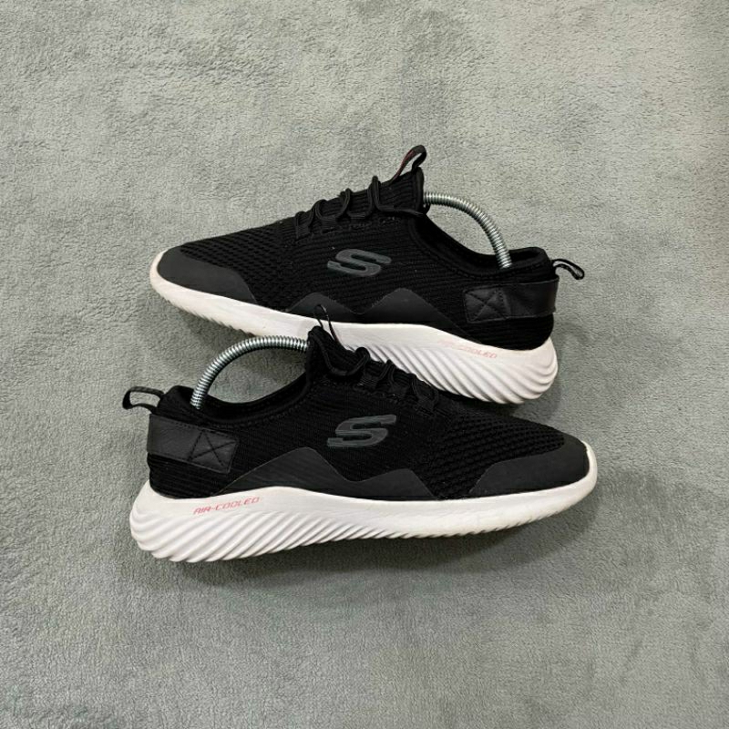 Sepatu Second Skechers bounder Size 41