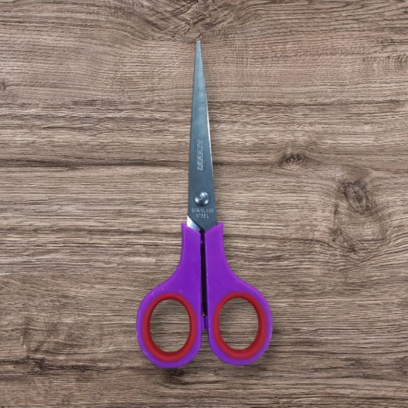 

Gunting warna tipe 136