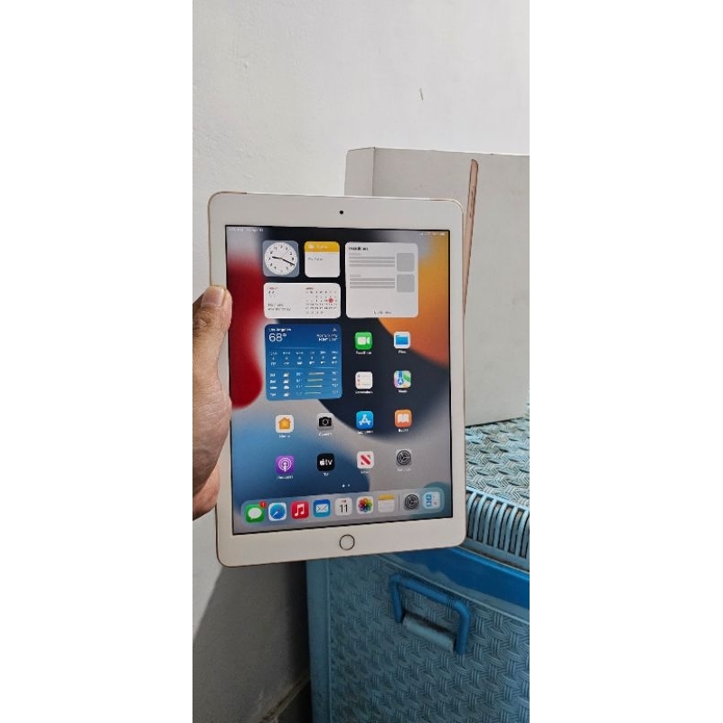 Ipad 6 128gb Ibox fullset wifi dan cell