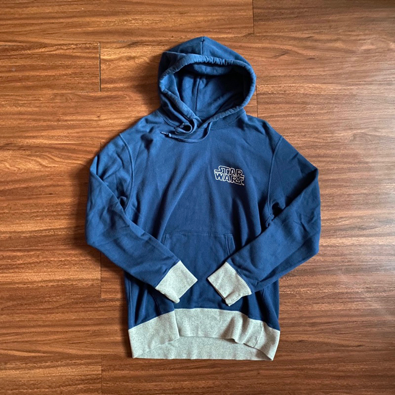 Hoodie Uniqlo X Star Wars Preloved