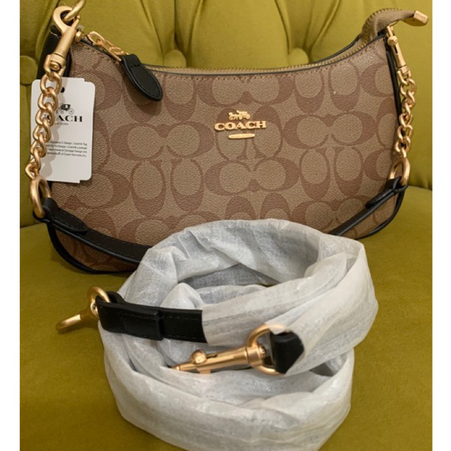 Coach Teri Hobo new by Renera Elgamel