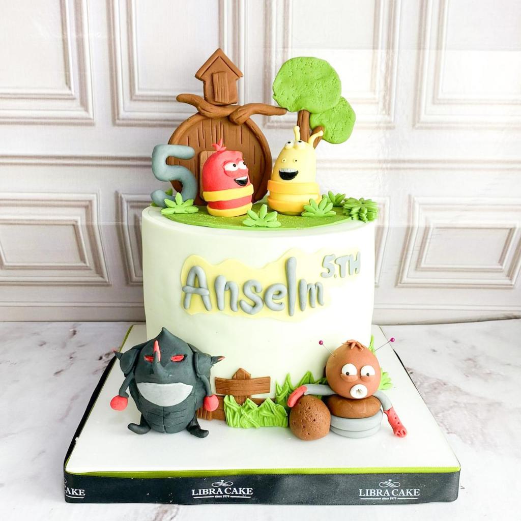 

Kue Ulang Tahun/Birthday Cake/Cake Tema Larva/Larva Cake