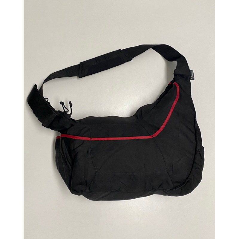 LOWEPRO PASSPORT SLING CAMERA BAG