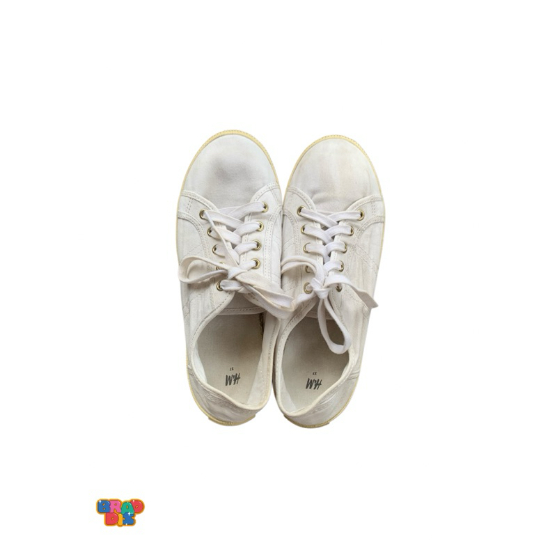 PRELOVED SEPATU HNM BROKEN WHITE / PRELOVED SEPATU PUTIH / SNEAKERS HNM