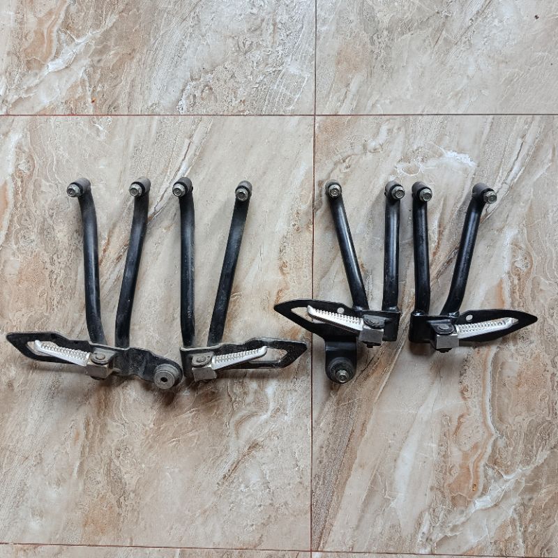 Step / Postep / Footstep belakang Xabre R15V2