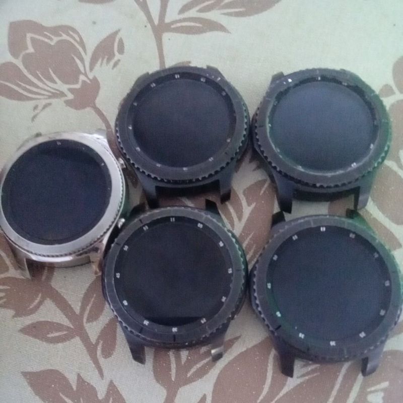 jam smartwatch-samsung gear s3 frontier (kondisi off)