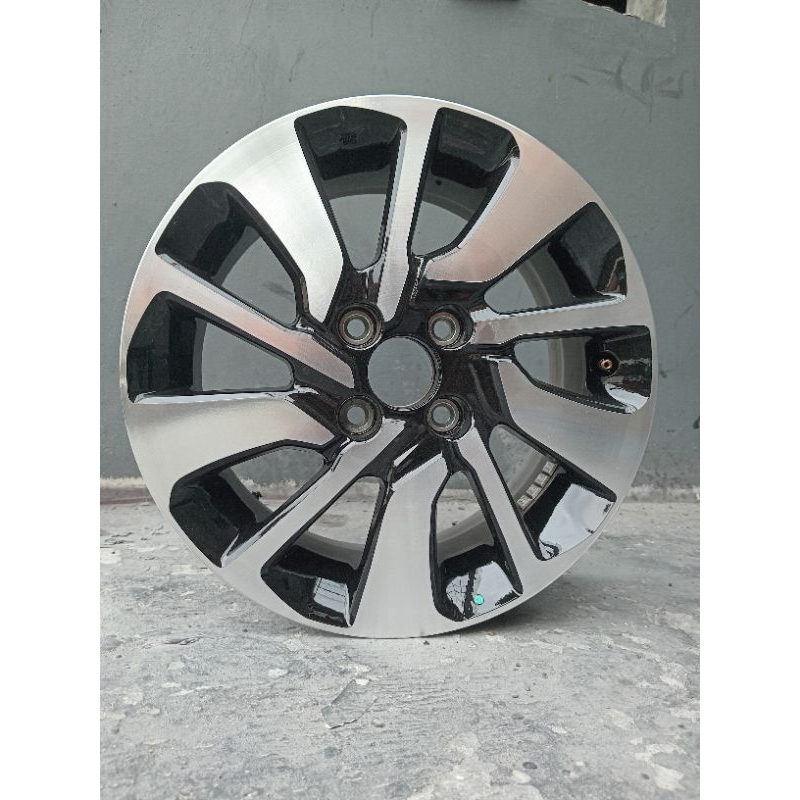 velg serep ori brio RS R15 PCD 4/100 Kondisi bekas masih bagus siap pakai