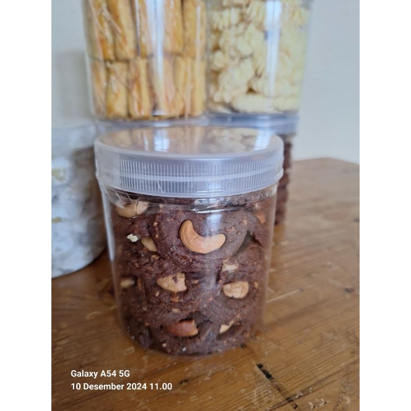 

Kue kering Chocomede
