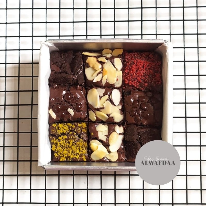 Fudgy Brownies Mini Box 10x10
