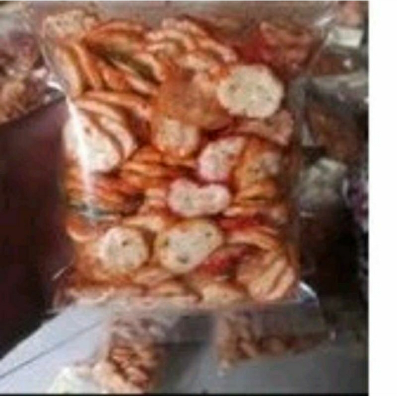 

Kerupuk seblak kemplang pedas daun jeruk