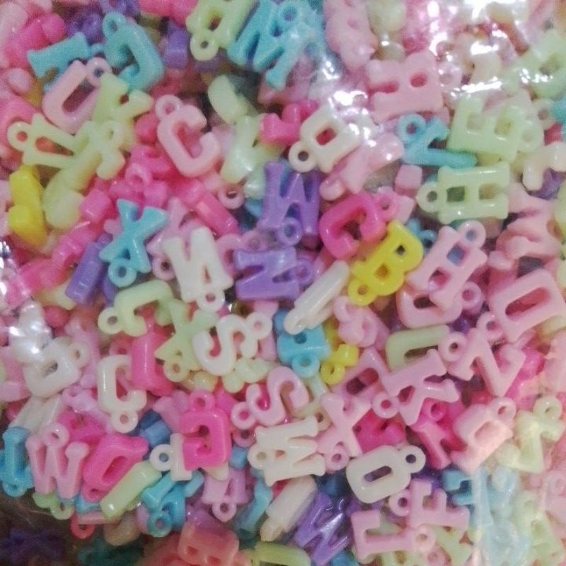 GANTUNGAN SERBAGUNA MANIK HURUF 1 PACK