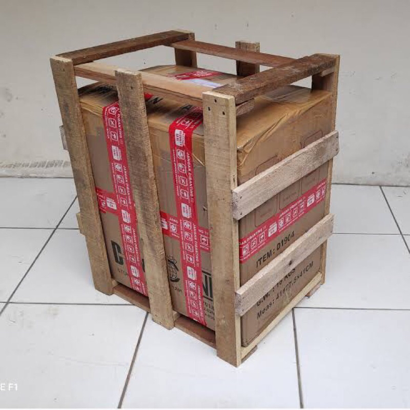 

TAMBAHAN PACKING (BUNGKUS) DENGAN PALET KAYU UNTUK KURSI ATAU NAKAS KECIL
